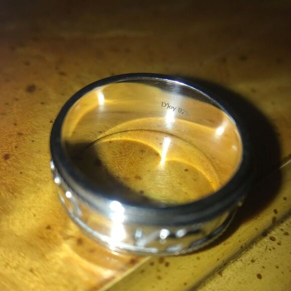 Sterling Silver Elephant Ring Size 8 - Picture 3 of 6